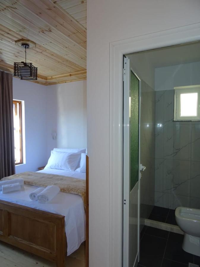 Guesthouse Riverside 培拉特 外观 照片