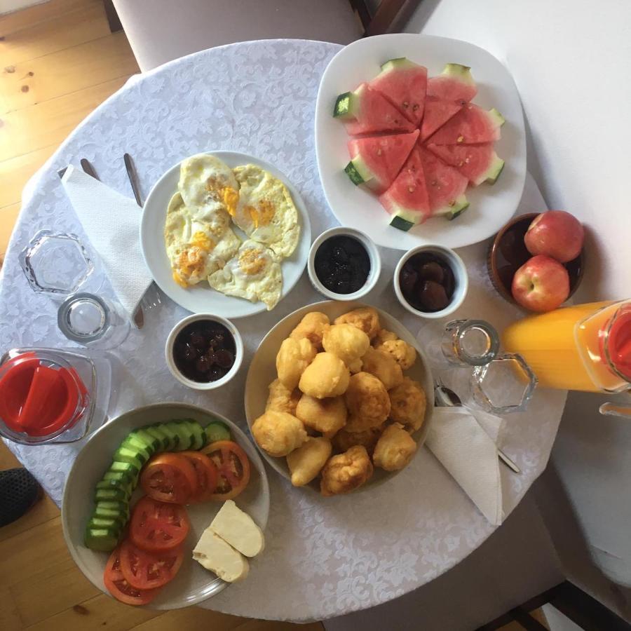 Guesthouse Riverside 培拉特 外观 照片