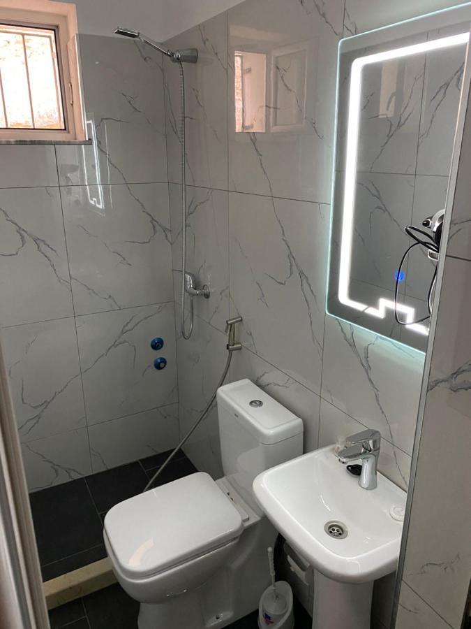 Guesthouse Riverside 培拉特 外观 照片