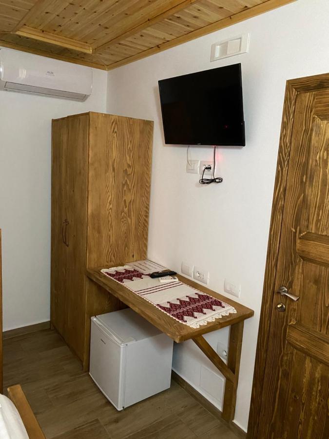 Guesthouse Riverside 培拉特 外观 照片