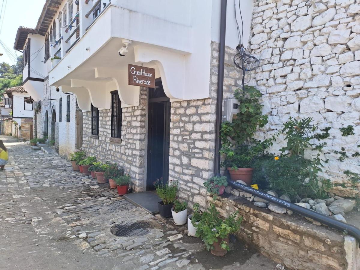Guesthouse Riverside 培拉特 外观 照片